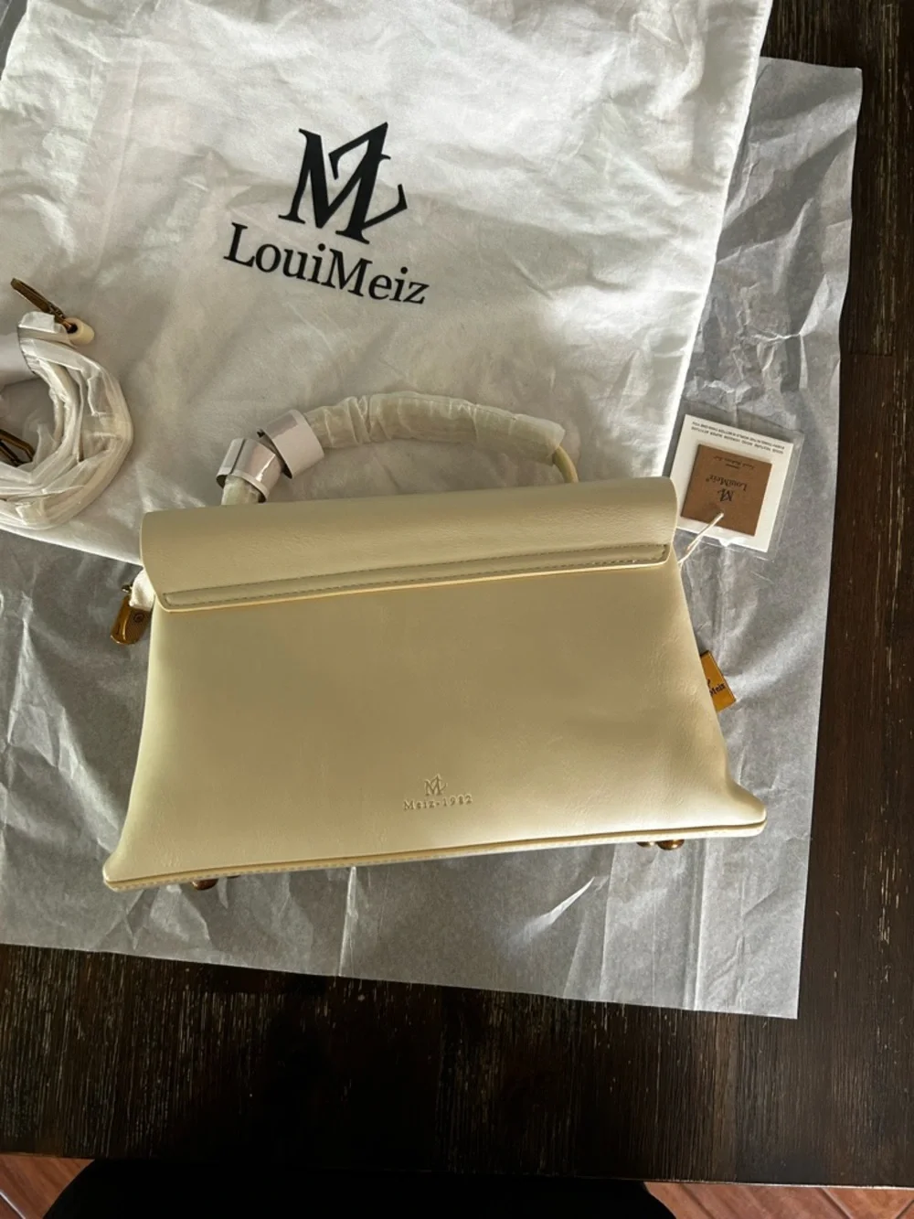 🔥 LouiMeiz off white color luxury bag , fine leather beautiful hardware NWT - Picture 4 of 8